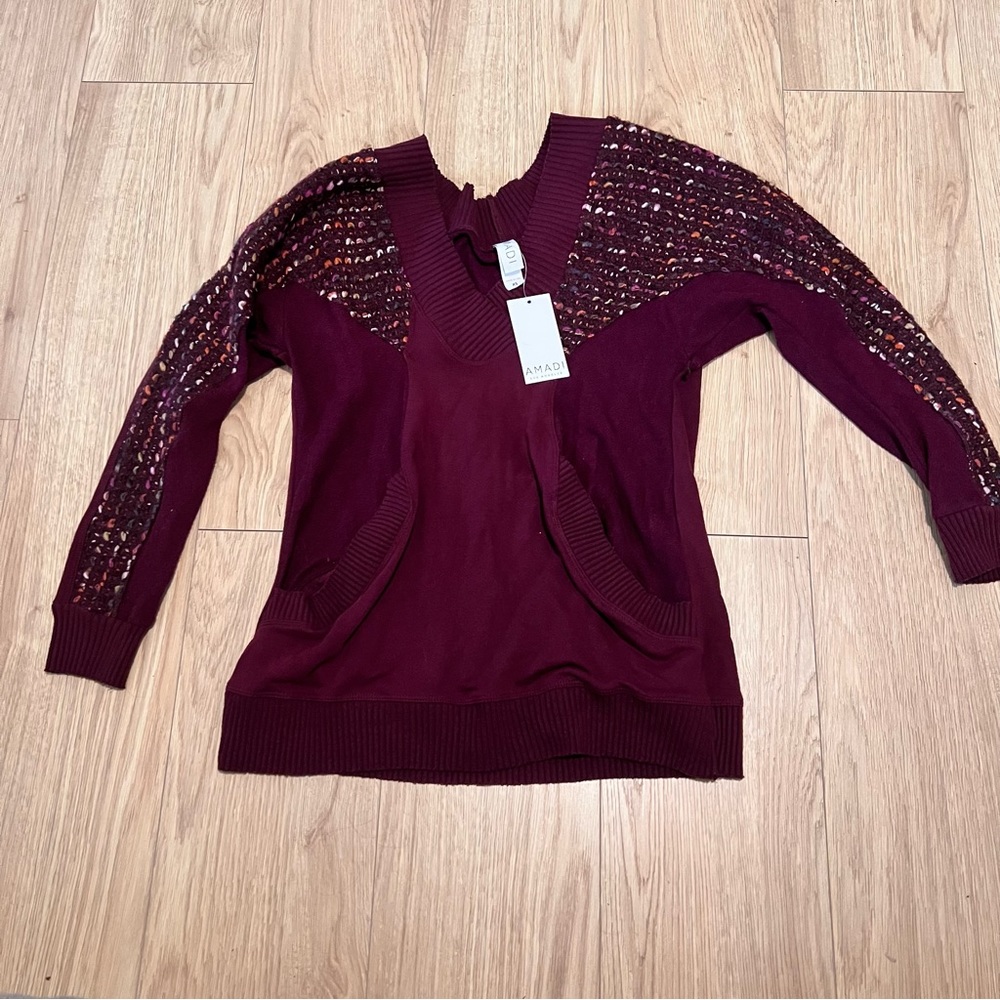 NWT Amadi Sweatshirt